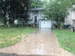 1210 Peace St, Pella, IA 50219