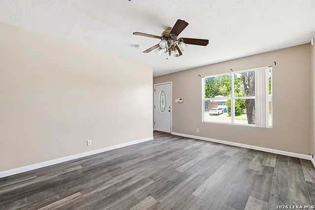 3 bed, 2.5 bath, 1244 sqft, $1,595 — Photo 2
