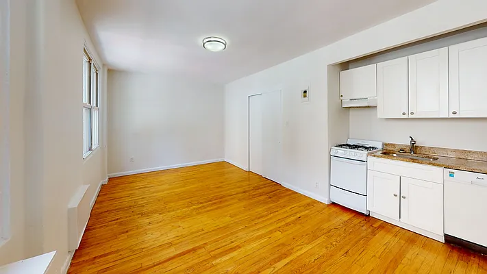 Rented by Bond New York | media 5