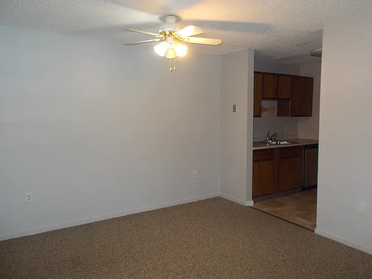 12 Saint James Pl #306 — Photo 7
