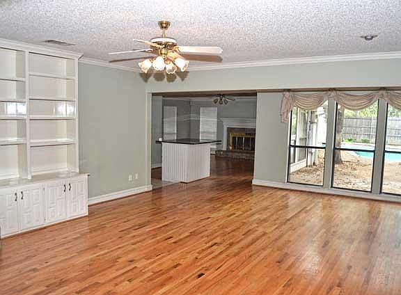 4th image of 4922 Bridgewater Dr