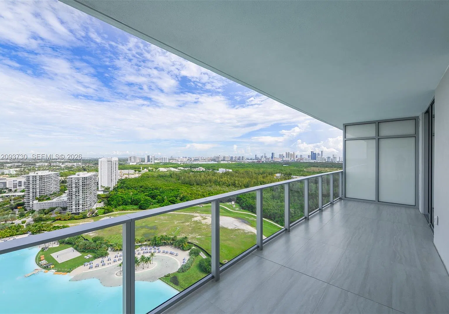One Park Tower — Photo 2