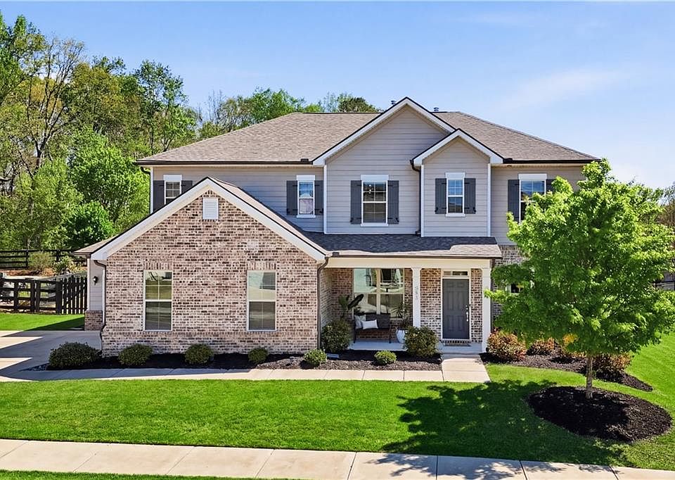 1st image of 462 Carmichael Cir