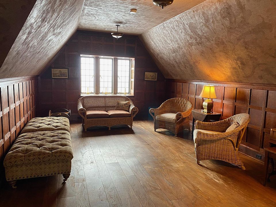 Warm & Cozy place to rest & relax.