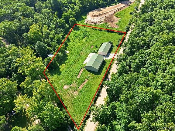4th image of 2440 Old Tuscumbia Rd