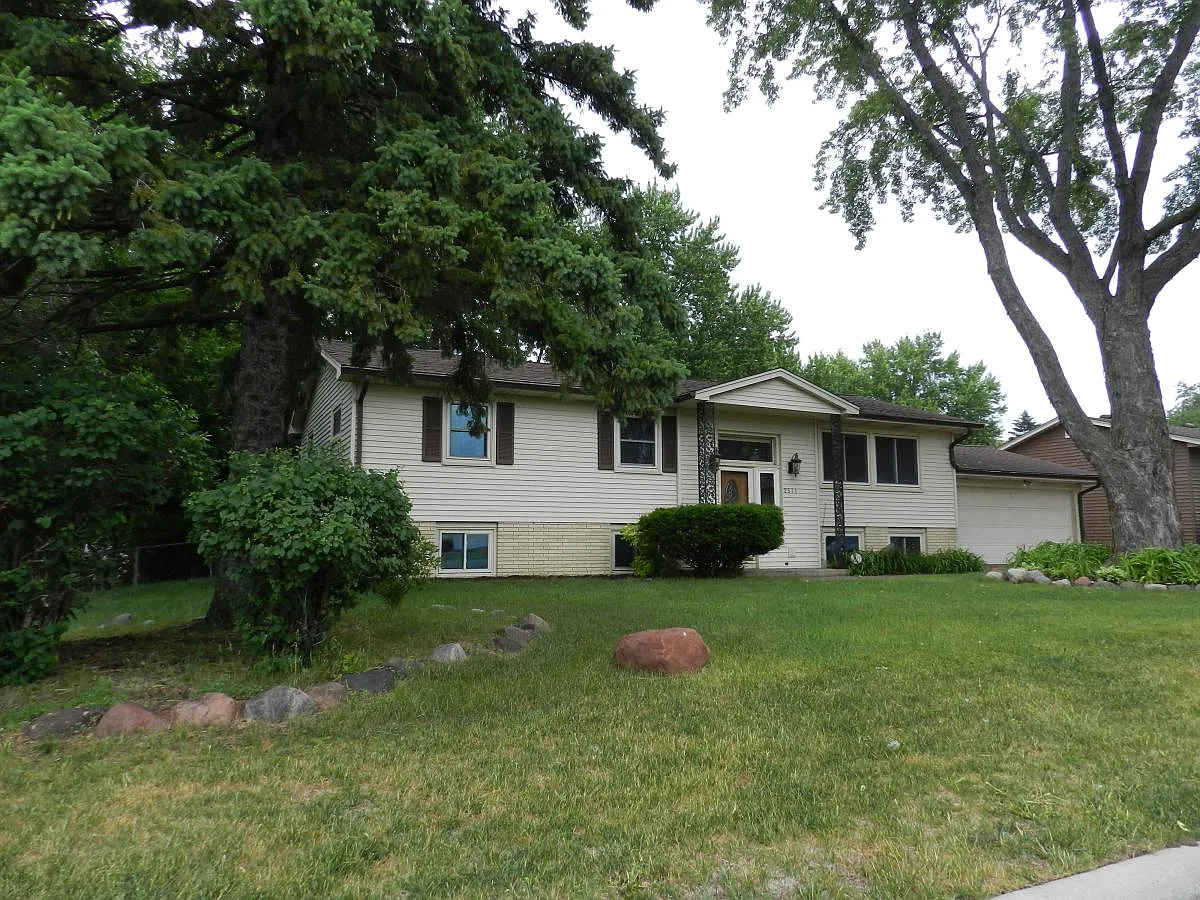 Building Photo - 2571 Crown Hill Ct