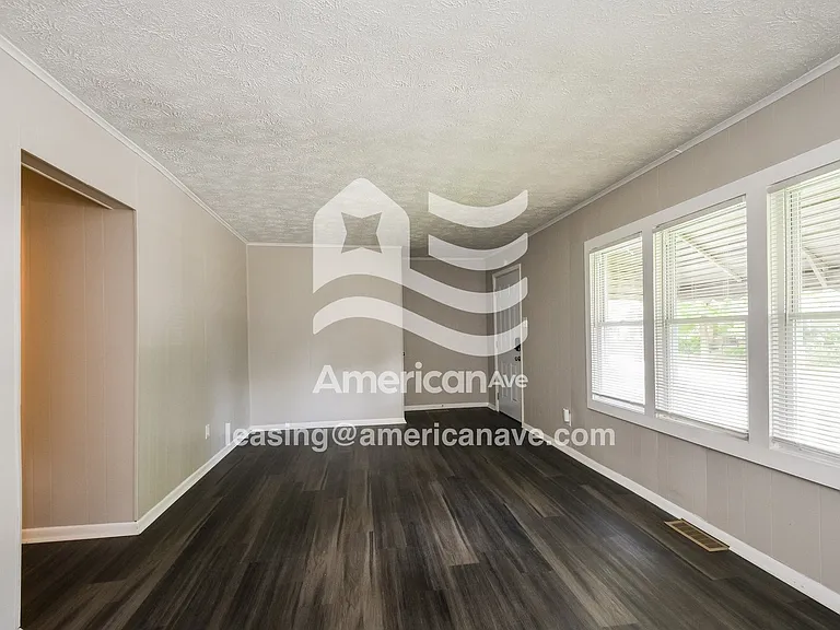 1525257_006_wm_-_living_room_12991465.jpg