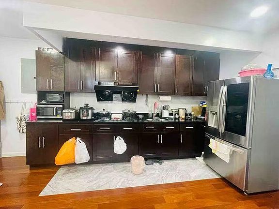 4th image of 1653 W 7th St #1F