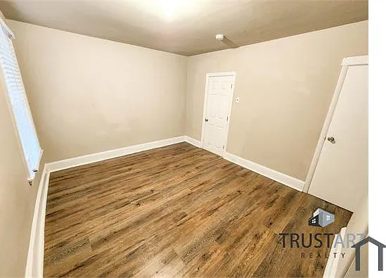 3885 Manor St — Photo 23