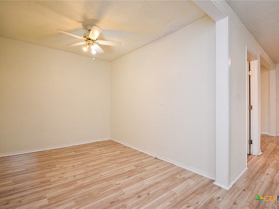 5th image of 113 Barbara St