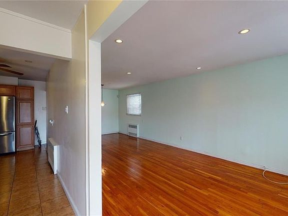 3rd image of 1403 E 91st St