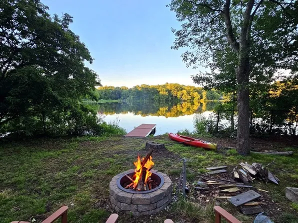 35 Willowwood Ave, Stoughton, MA 02072