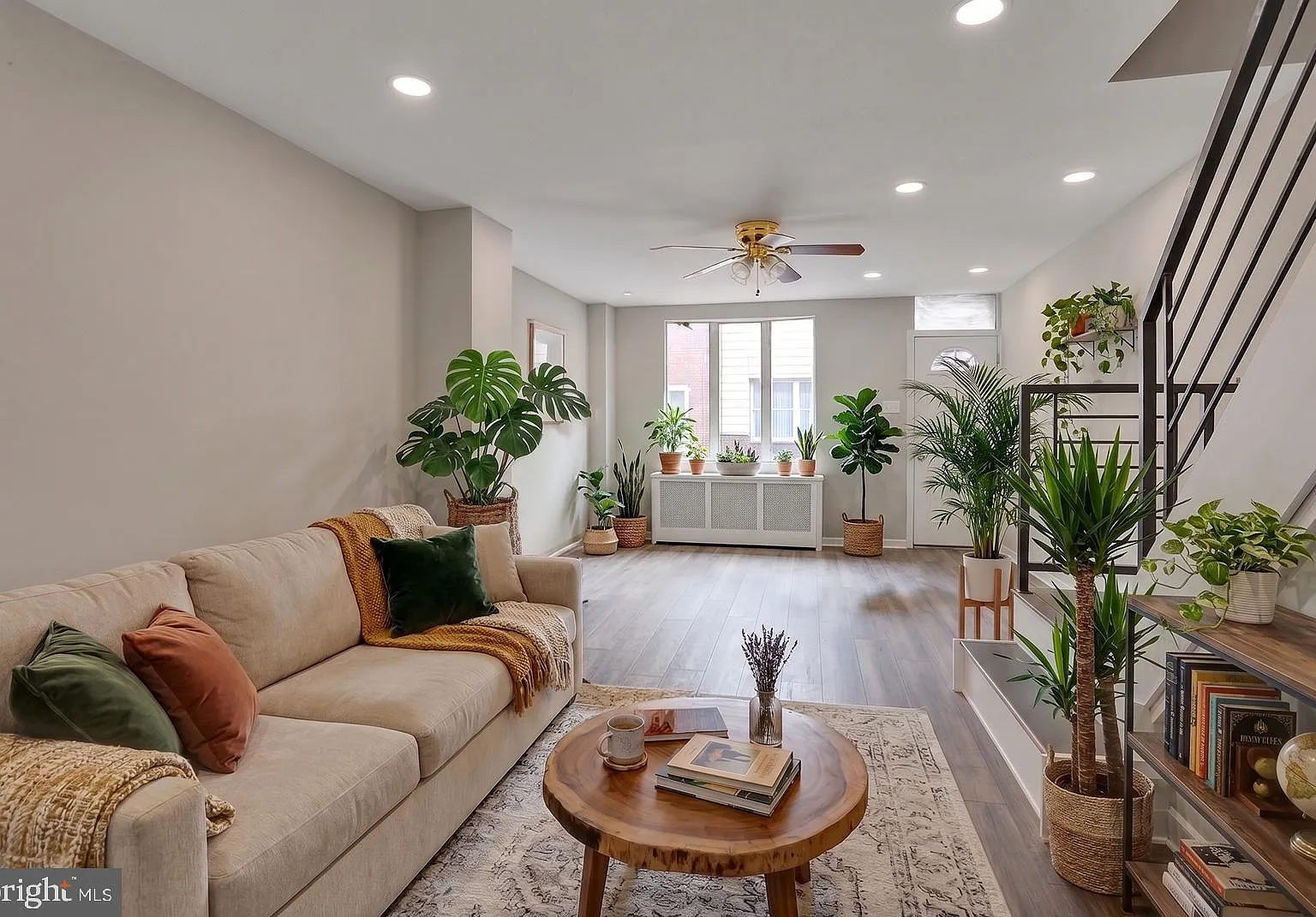 3 bed, 1400 sqft, $2,095 — Photo 1