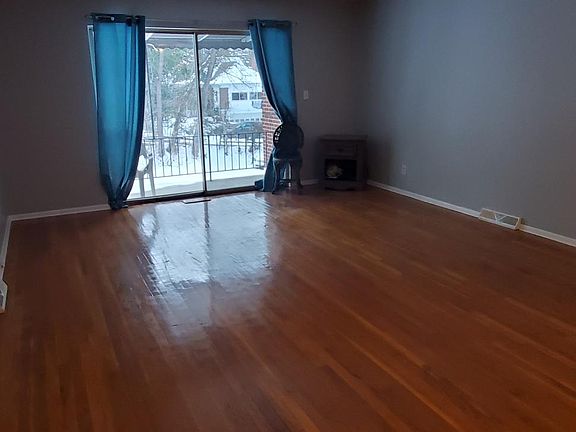 4th image of 2649 Losantiville Ave APT 3