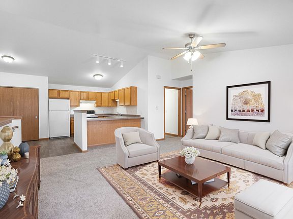 3rd image of 400 Stonefield Cir #105