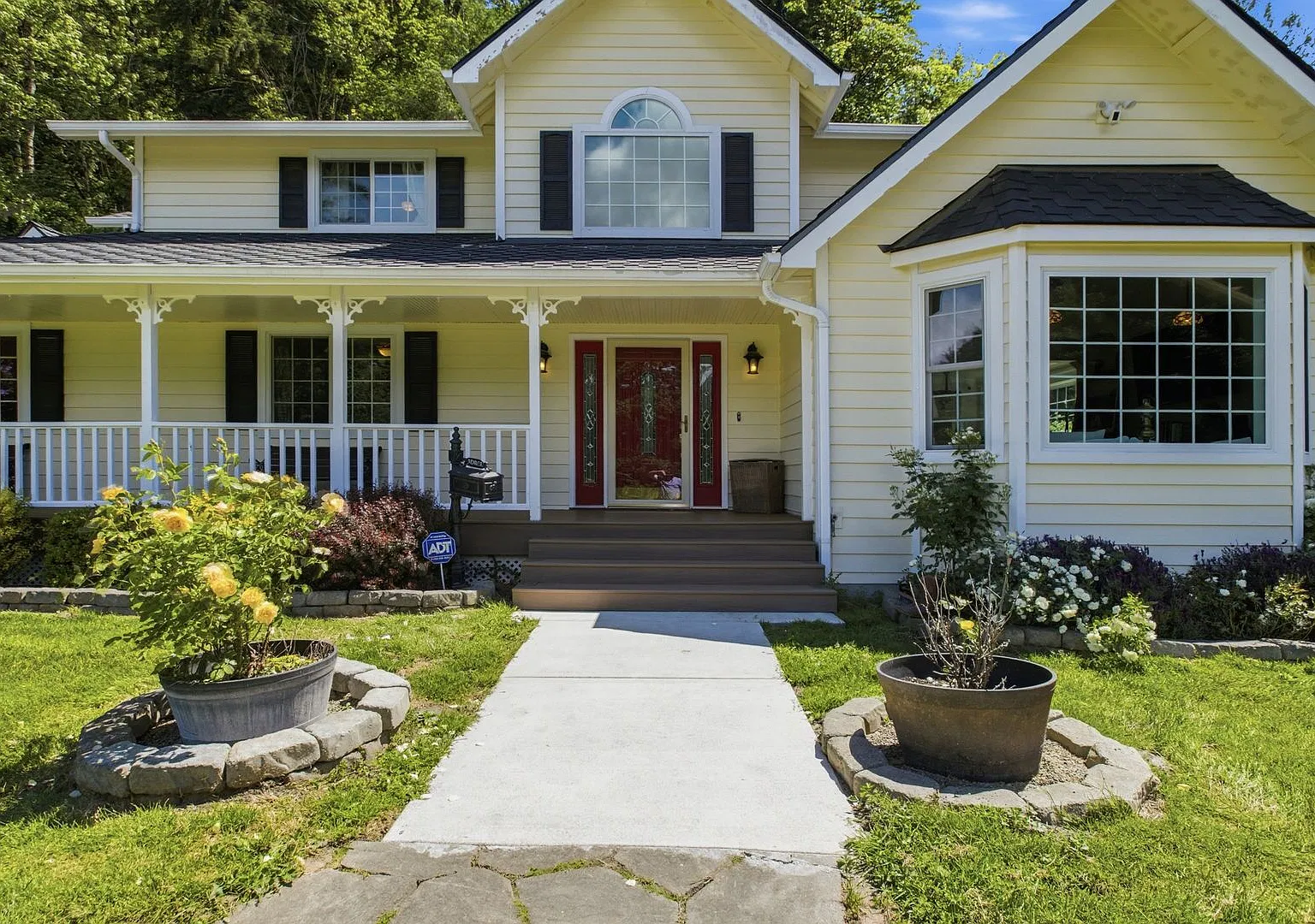 Spacious 5-Bedroom Poulsbo Retreat on 5 Acres — Photo 3