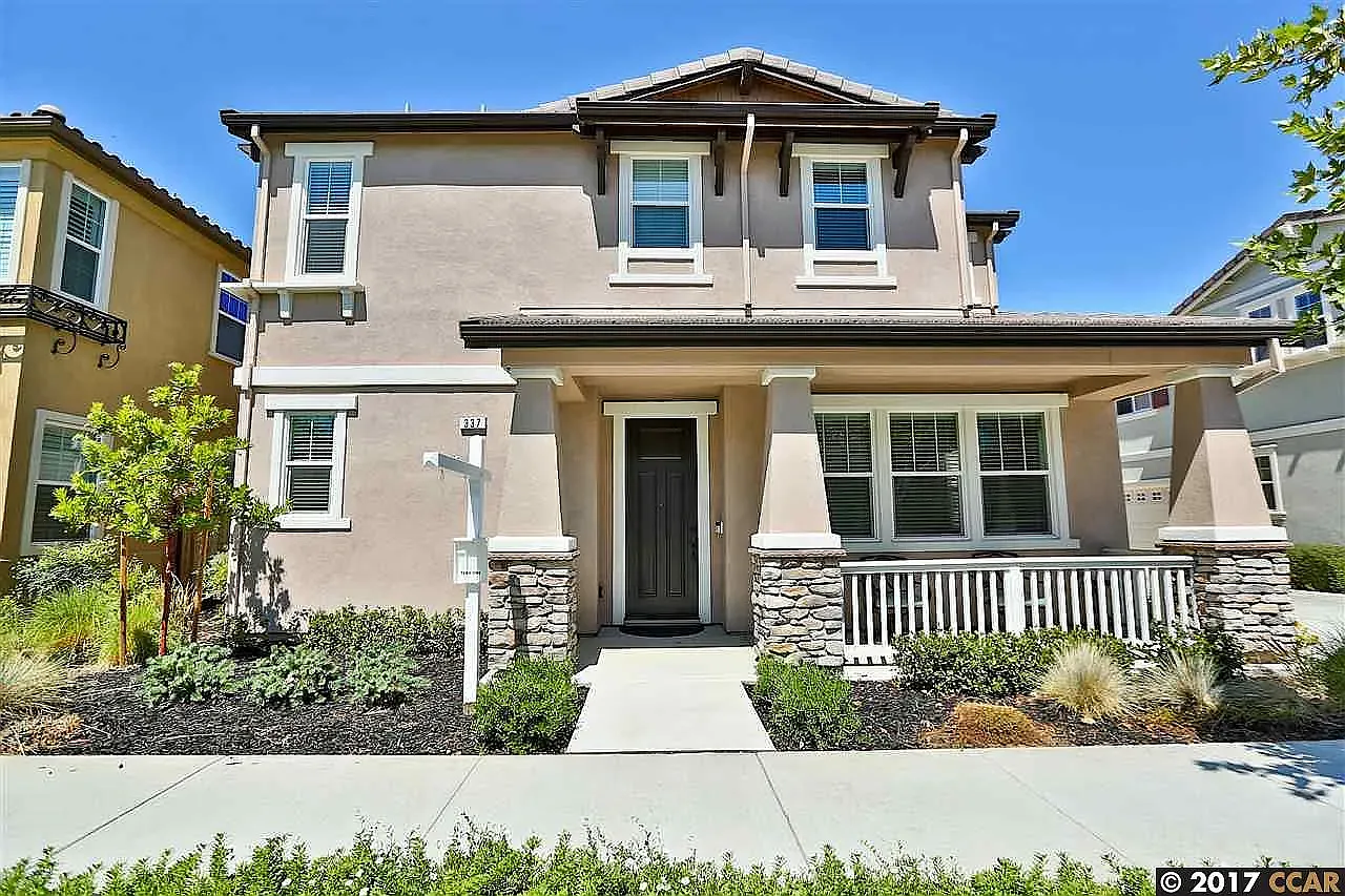 337 Macarthur Way photo 1