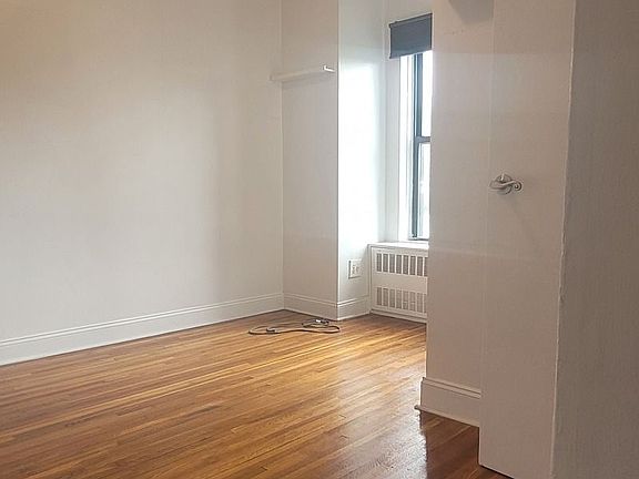 5th image of 286 S 2nd St APT 5C