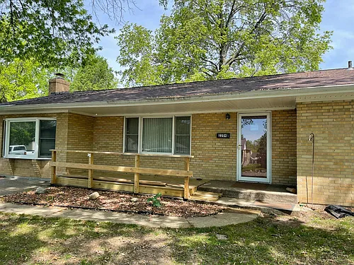 2204 W 2nd St Photo 1