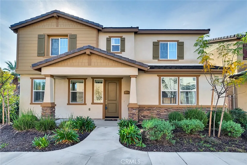 3 bed, 2.5 bath, 2033 sqft, $3,500 — Photo 1