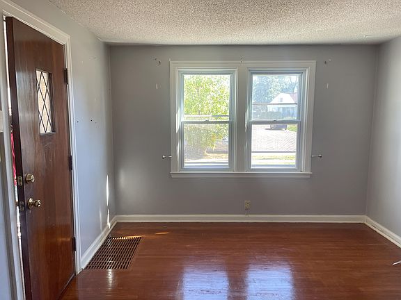 4th image of 56 Charnwood Dr