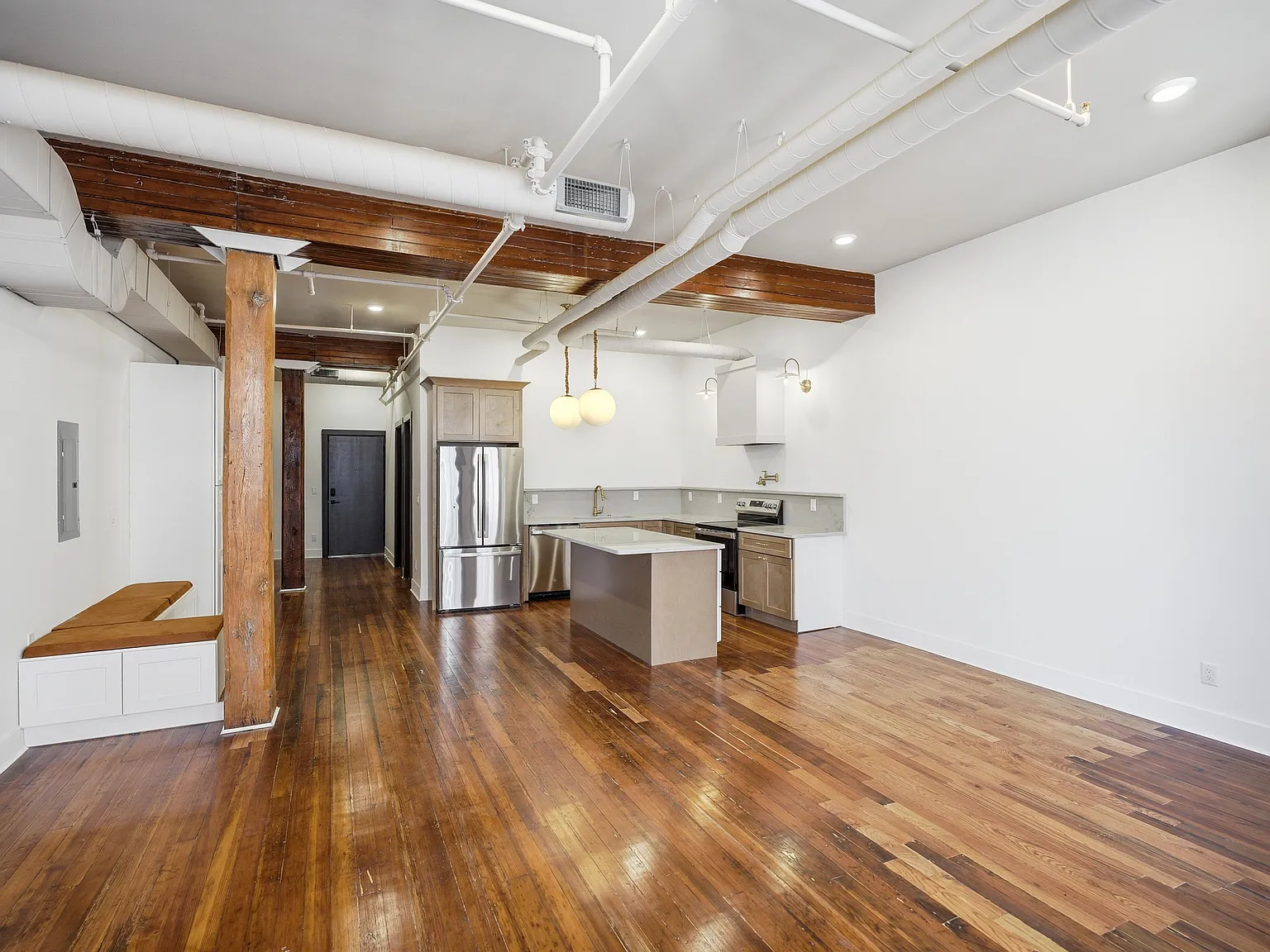 3 bed, $2,500 — Photo 2