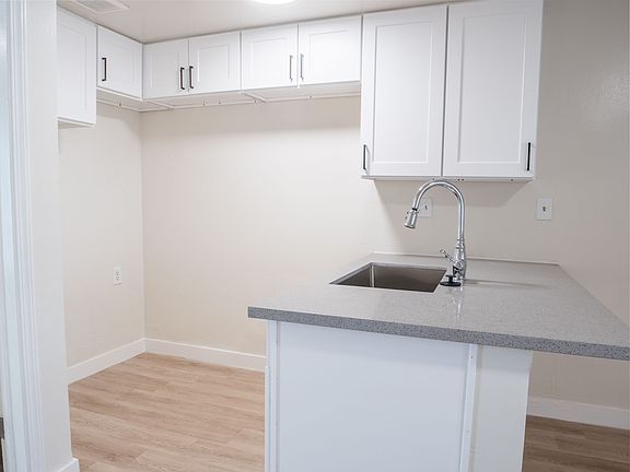 3rd image of 1643 Woodruff Ave #4