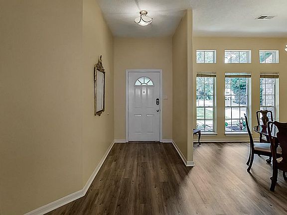 3rd image of 22418 Trailwood Ln