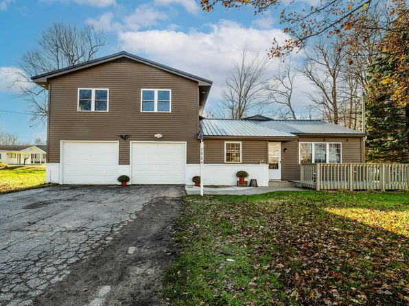 7984 Shore Ln, Watervliet, MI 49098