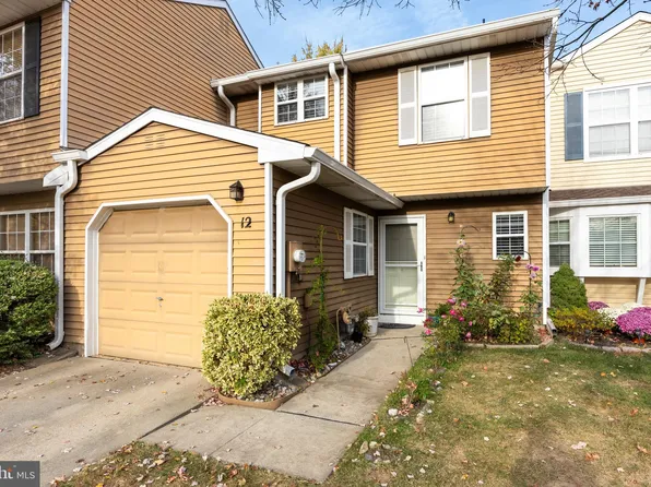 12 Amherst Ct, Bordentown, NJ 08505