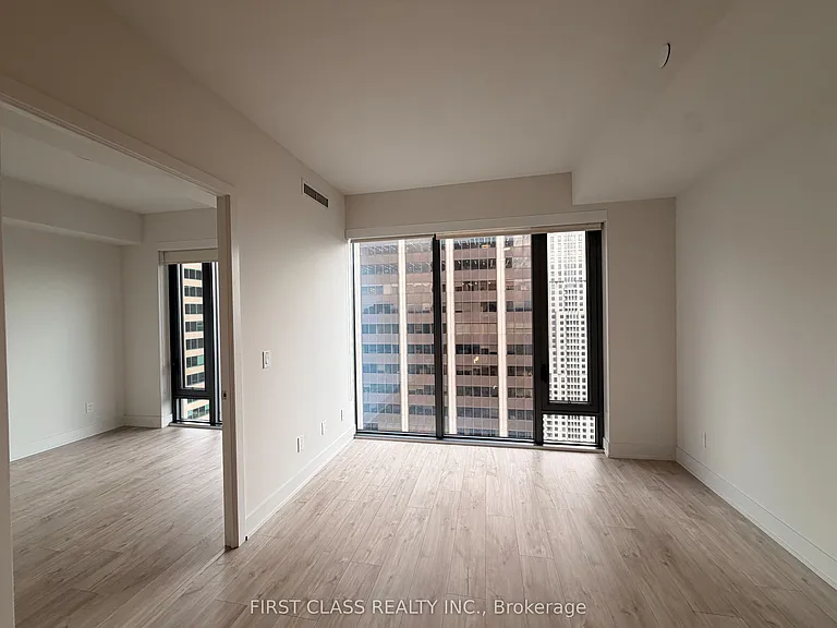 8 Cumberland St #3604 — Photo 8