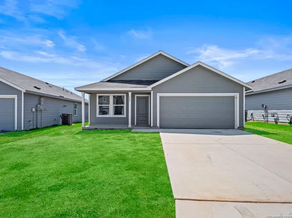 137 Autumn Trail, Floresville, TX 78114