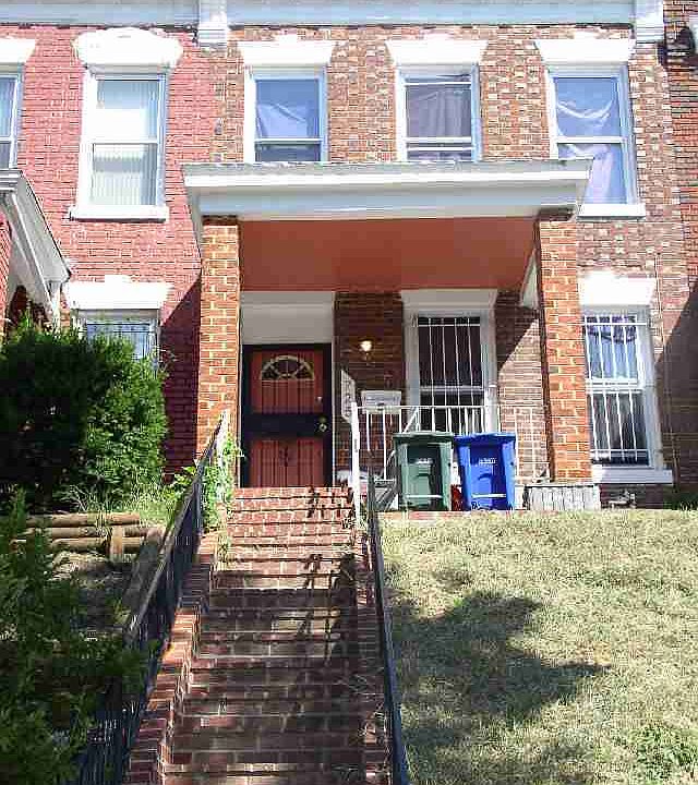 1st image of 725 Fairmont St NW #10586112