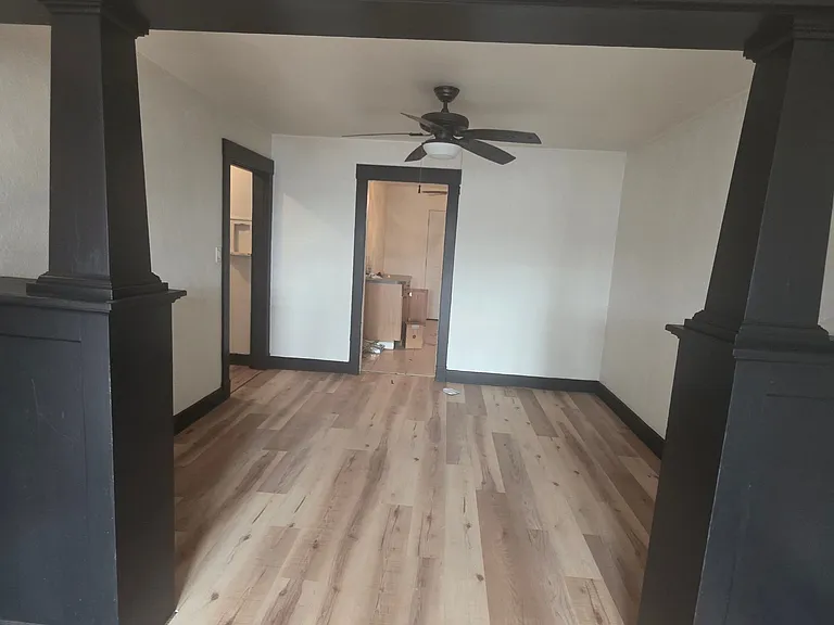 517 Brownsville Rd — Photo 12