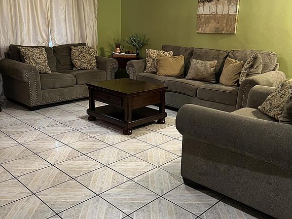 4th image of 4415 W MITCHELL Drive