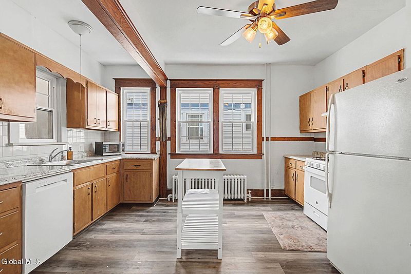 4th image of 182 Whitehall Road