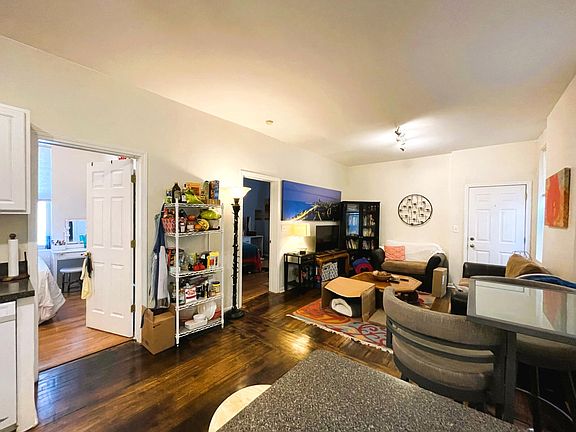 2nd image of 744 N Wolcott Ave APT 1R