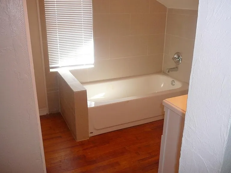 400 N Oakridge Dr — Photo 14