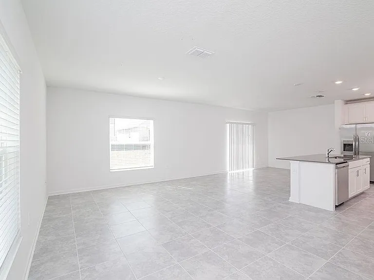 2821 Armstrong Ave — Photo 8