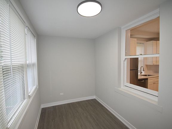 3rd image of 4111 N Francisco Ave #1