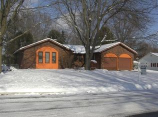 606 Green Meadow Dr, Verona, WI 53593