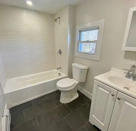 5th image of 323 Rutherford Ave #4