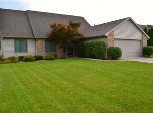 9517 W Cove Ct, Fort Wayne, IN 46804