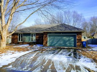 906 Dabney St, Nixa, MO 65714
