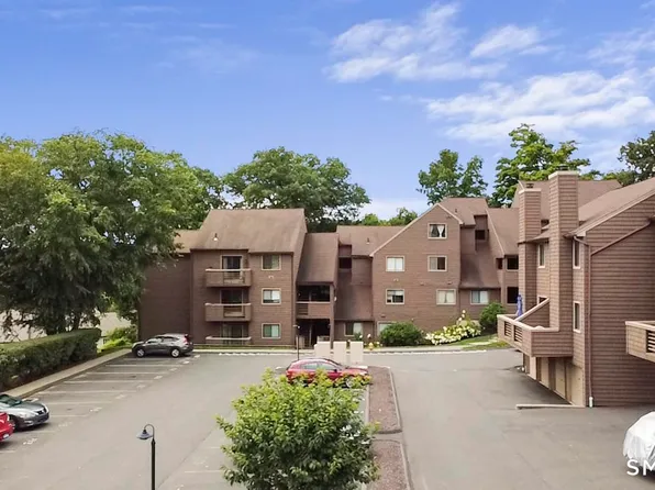 166 Old Brookfield Road #26D4, Danbury, CT 06811