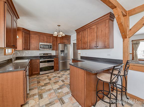3rd image of 3017 Edgewood Pkwy