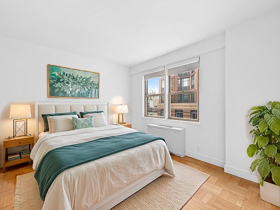 4th image of 177 E 75th St APT 17A