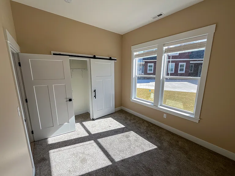 1220 W Spring Ln — Photo 17