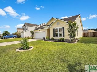 215 Lakepointe Dr, Savannah, GA 31407