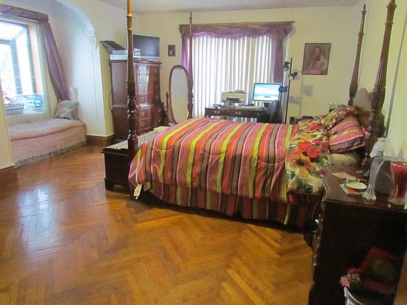 MBR, wood floors, alcove